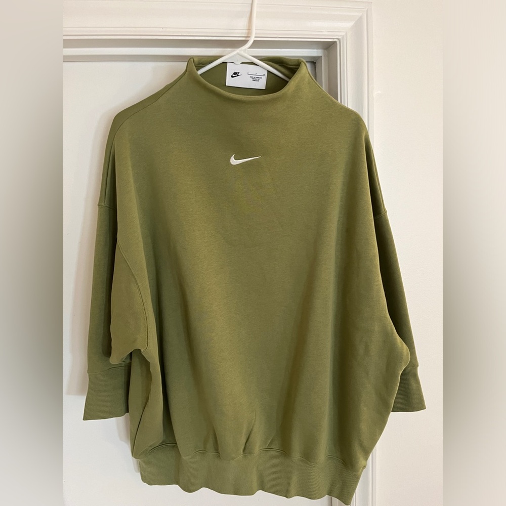 NIKE matching set — Mock neck sweatshirt & Jogger pant — size Small.